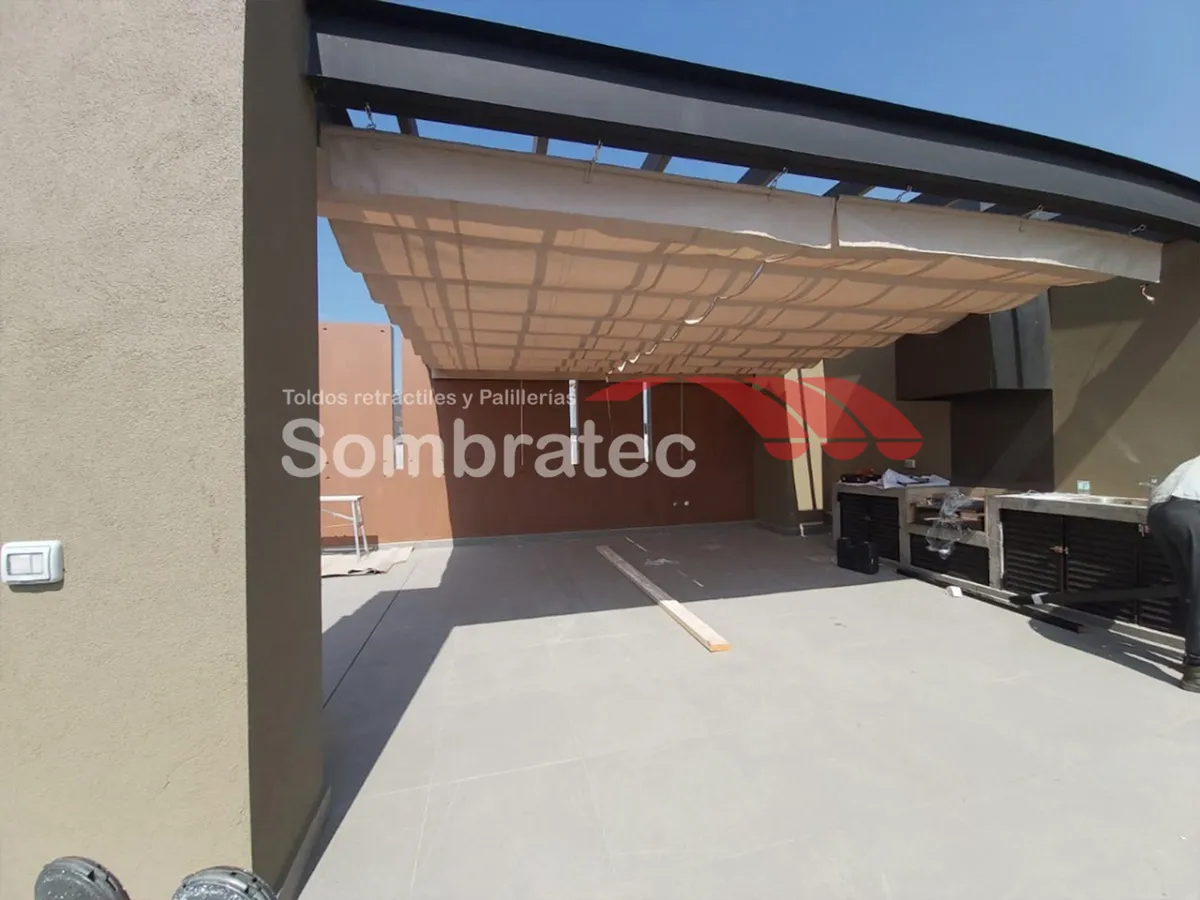 Palillería instalada en la terraza descubierta de un edificio